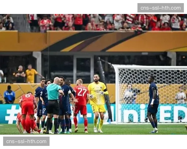 战术板：拜仁慕尼黑预计将利用场地宽度冲击巴黎圣日耳曼防线